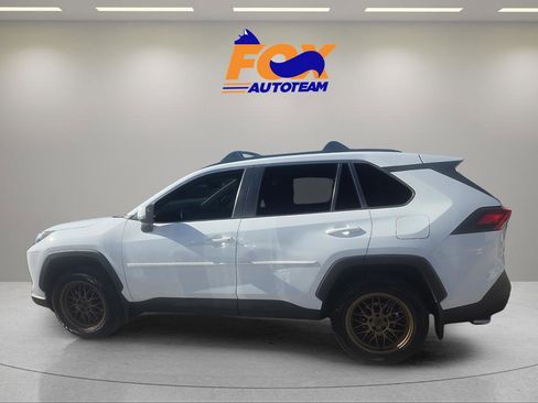 Used 2023 Toyota RAV4 XLE w/ Convenience Package image 2