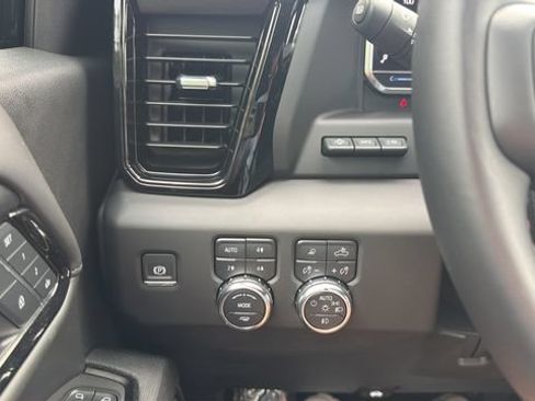 Used 2025 GMC Sierra 2500 AT4X w/ AT4X AEV Edition AWD/4WD image 20