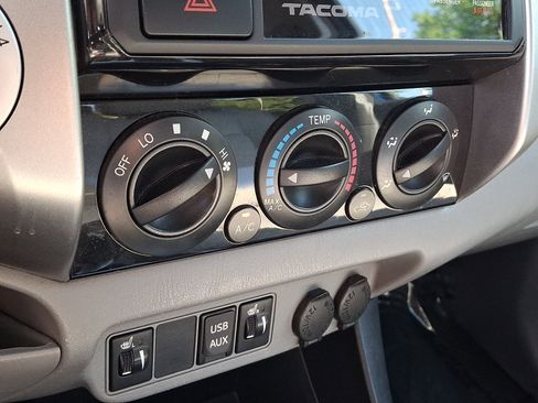 Used 2015 Toyota Tacoma 4x4 Double Cab w/ Limited Package image 14
