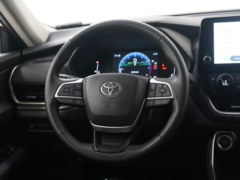 Used 2025 Toyota Grand Highlander AWD image 17