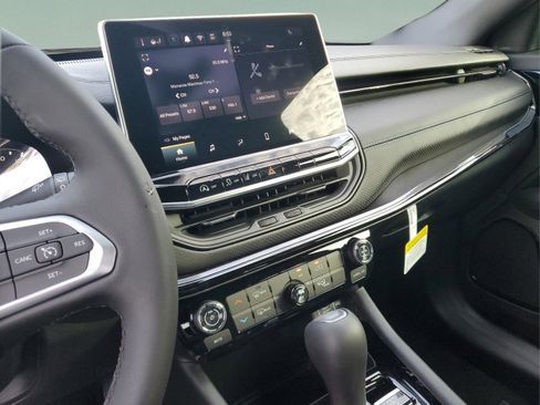 New 2026 Jeep Compass Latitude AWD/4WD image 23