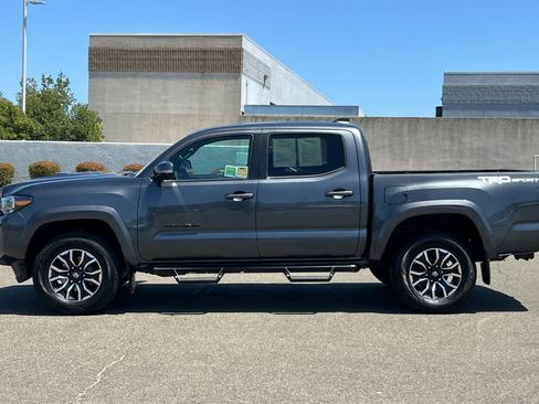 Used 2023 Toyota Tacoma TRD Sport w/ Technology Package RWD image 9