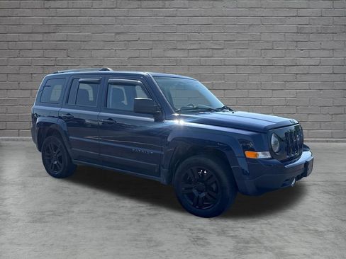Used 2017 Jeep Patriot High Altitude AWD/4WD image 7