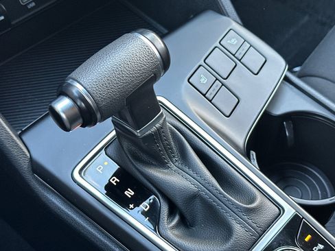 Used 2023 Kia Sportage LX image 18