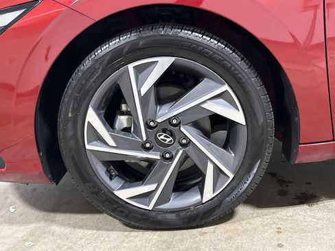 Used 2025 Hyundai Elantra SEL FWD image 28