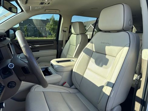 Used 2022 GMC Yukon Denali image 11