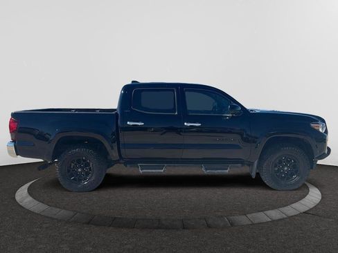 Used 2020 Toyota Tacoma SR5 image 5