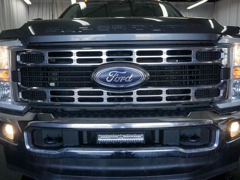 Used 2024 Ford F250 XLT AWD/4WD image 3