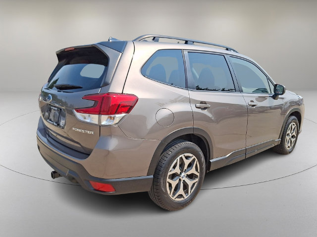 Used 2024 Subaru Forester Premium AWD/4WD image 11
