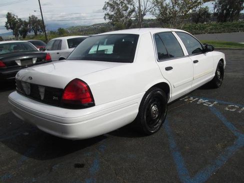 Used 2011 Ford Crown Victoria Police Interceptor w/ Radio Suppression Pkg image 5