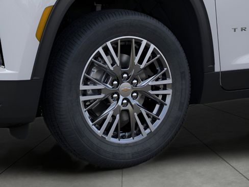 New 2026 Chevrolet Traverse LT w/ Driver Confidence Package AWD/4WD image 9
