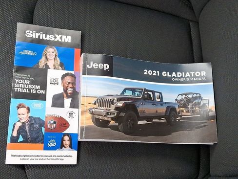 Used 2021 Jeep Gladiator Willys image 30