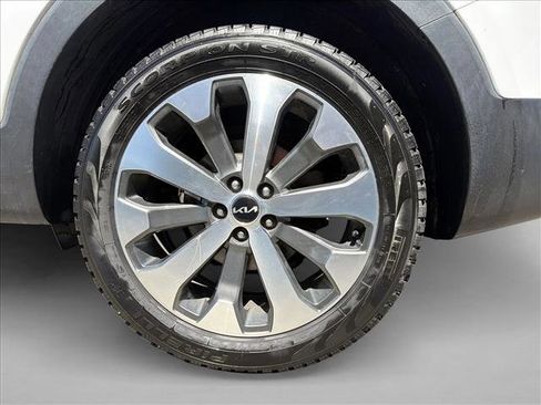 Used 2022 Kia Telluride S AWD/4WD image 9