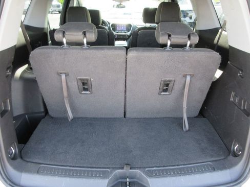 Certified 2020 GMC Acadia SLE w/ Driver Convenience Package FWD image 10