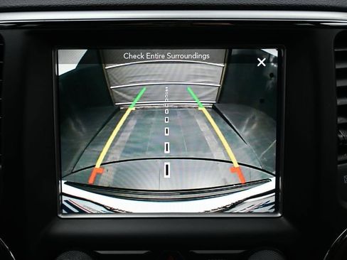Used 2018 Jeep Grand Cherokee Altitude AWD/4WD image 21