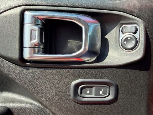 Used 2025 Jeep Wrangler Unlimited Sport AWD/4WD image 21