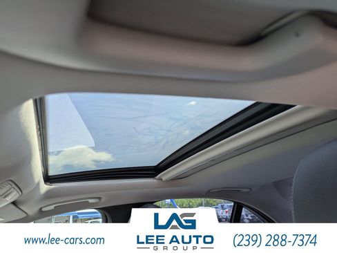 Used 2018 Mercedes-Benz C 300 Sedan image 17