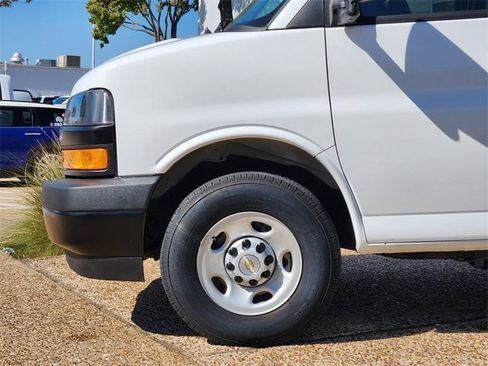 New 2025 Chevrolet Express 3500 w/ Power Convenience Package image 10