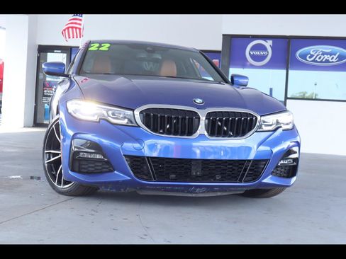 Used 2022 BMW 330i Sedan w/ M Sport Package RWD image 1