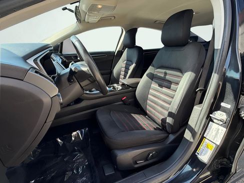 Used 2014 Ford Fusion SE image 18