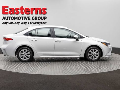 Used 2025 Toyota Corolla LE FWD image 4