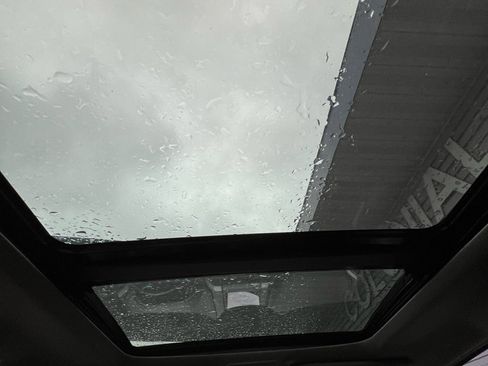 Used 2018 Ford F150 Lariat w/ Equipment Group 502A Luxury image 16