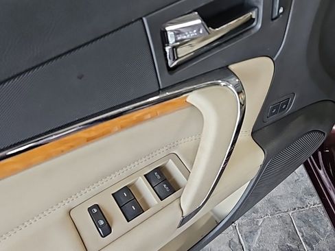 Used 2011 Lincoln MKZ image 25