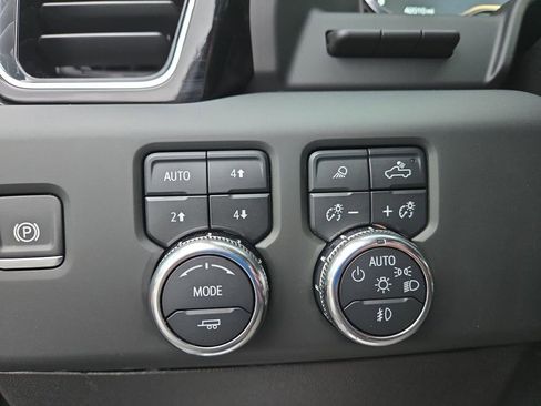 Used 2024 GMC Sierra 3500 Denali Ultimate image 24