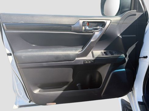 Used 2023 Lexus GX 460 w/ Black Line Special Edition image 21