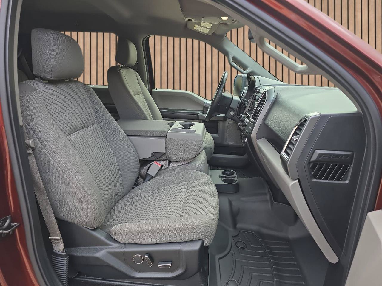 Used 2016 Ford F150 XLT w/ Equipment Group 302A Luxury AWD/4WD image 19