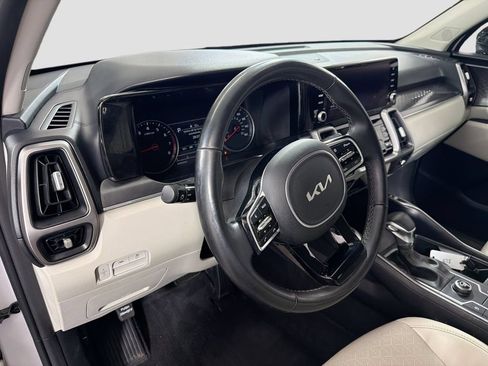 Used 2023 Kia Sorento S FWD image 11