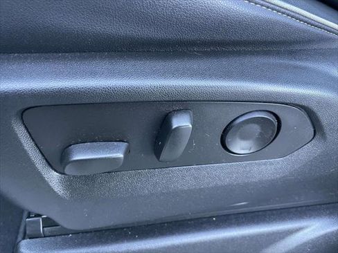 Used 2023 Chevrolet Suburban Premier w/ Advanced Technology Package image 14