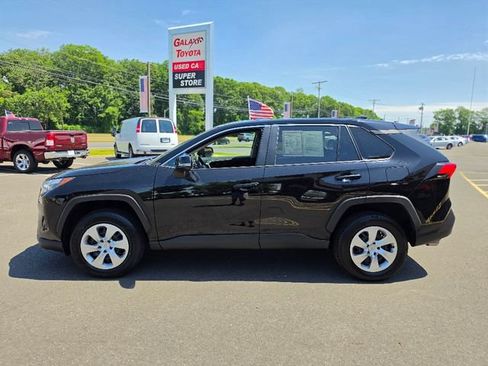 Used 2023 Toyota RAV4 LE AWD/4WD image 4