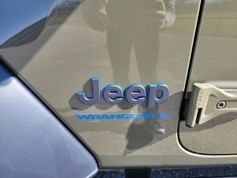Used 2025 Jeep Wrangler Unlimited Sport S 4xe w/ Convenience Group AWD/4WD image 8