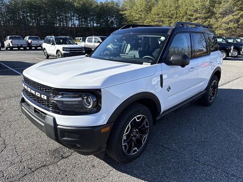 Used 2025 Ford Bronco Sport Outer Banks w/ Outer Banks Tech Package+ image 3