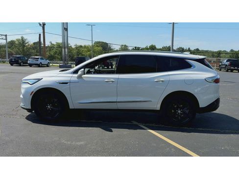 Used 2023 Buick Enclave Essence w/ Experience Buick Package image 5