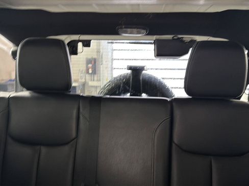 Used 2014 Jeep Wrangler Unlimited Sahara w/ Connectivity Group AWD/4WD image 11