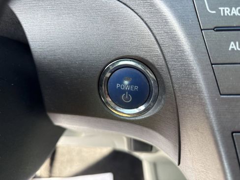 Used 2015 Toyota Prius Three FWD image 26