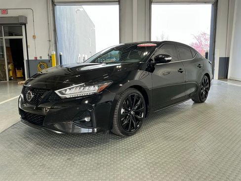 Used 2022 Nissan Maxima SR w/ Sport Mat Group image 2