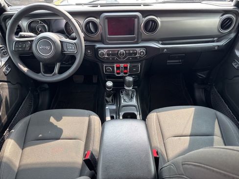 Used 2023 Jeep Gladiator Willys image 24