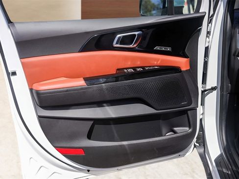 Used 2023 Kia Carnival SX Prestige image 27