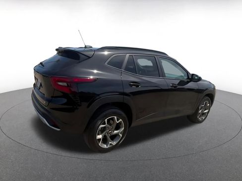 Used 2025 Chevrolet Trax LT w/ LT Convenience Package image 15