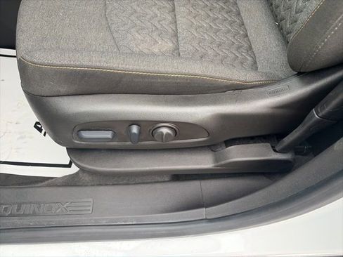 Used 2022 Chevrolet Equinox LT image 12