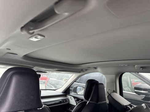 Used 2025 Lincoln Aviator Reserve w/ Equipment Group 201A image 13