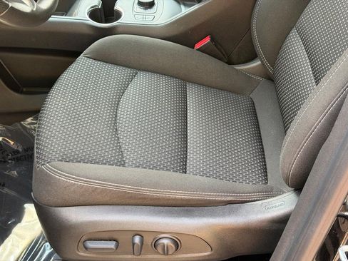 Used 2022 GMC Terrain SLE w/ Driver Convenience Package FWD image 23