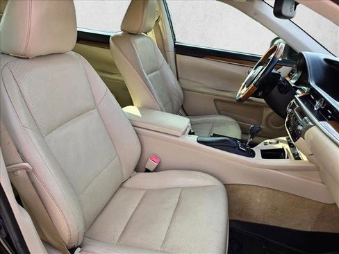Used 2015 Lexus ES 300h image 21