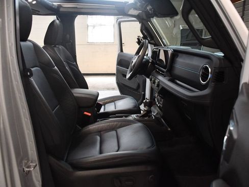 Used 2024 Jeep Wrangler High Altitude AWD/4WD image 31