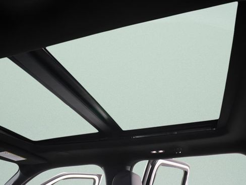 Used 2025 Ford F250 Platinum image 10