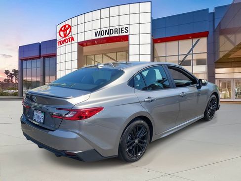 Used 2025 Toyota Camry SE w/ Convenience Package FWD image 6