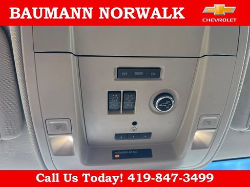 Used 2017 GMC Yukon XL Denali w/ Open Road Package AWD/4WD image 29